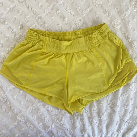 Lululemon Hotty Hot Shorts Womens Sz 8 High Rise 2.5" Inseam Electric Lemon - Picture 1 of 4